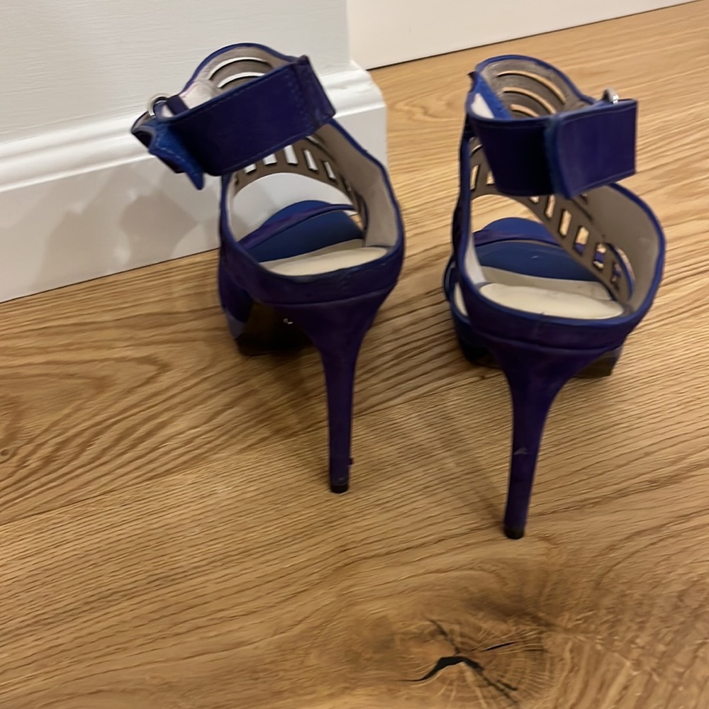 Kenneth Women's Cole Niko Cutout Leather Sandal in electric blue - Picture 6 of 8